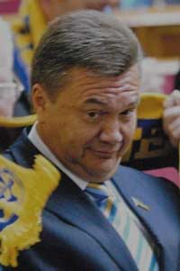 Янукович бере під своє крило есдеківського екс-губернатора Закарпаття Івана Різака?