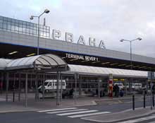 Головний термінал празького аеропорту 
