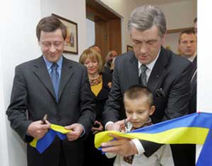 Віктор Ющенко відкриває український Культурно-інформаційний центр в Бухаресті 