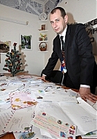 Федір Шандор готується відправляти листи в Лапландію