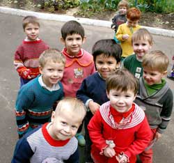 Проблеми дітей-сиріт обговорюють учасники міжнародної конференції в Ужгороді
