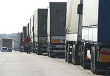 Закарпаття: Коли "розсосеться" черга вантажних автомобілів на угорсько-українському переході біля міста Загонь?