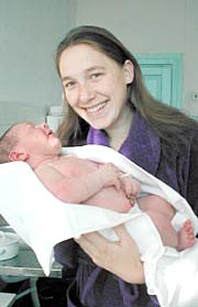 В Ужгороді малюки, які народилися у перші 6 годин Нового року, отримають по 2 тисячі гривень
