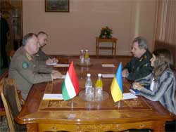 Військові України і Угорщини обговорили питання регіональної безпеки та двостороннього співробітництва 