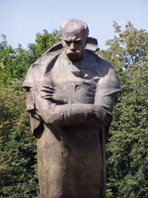 Громадські слухання в Ужгороді з приводу перенесення пам’ятника Шевченку нічого не змінять?