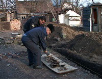 На Закарпатті, копаючи котлован під фундамент, знайшли два скелети угорських вояків часів ІІ-ї світової (ДОПОВНЕНО)