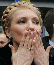 З пустого в порожнє: Тимошенко обіцяє кошти на виплати вкладникам Ощадбанку перенаправити на компенсації тим, хто постраждав від стихії