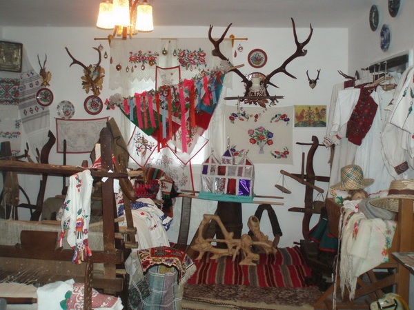 Четвертий рік дивує відвідувачів приватний музей старожитностей в закарпатському селі Велика Уголька