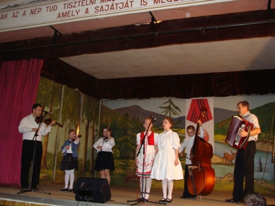 На Виноградовщине состоялся концерт посвященный 65-й годовщине Победы 