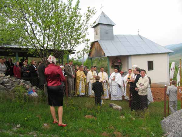 У закарпатському селі Белебово будують нову церкву