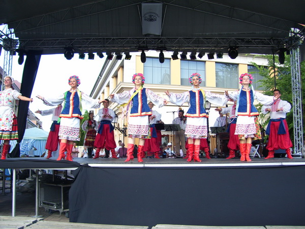 Українці зірвали оплески на фестивалі культур "Світові Розваги" в угорському місті Вац