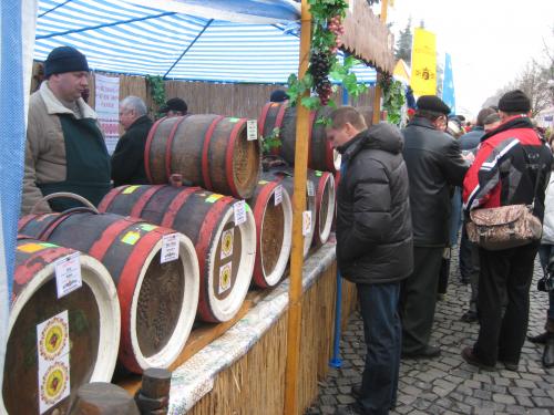 У закарпатському Мукачеві проходить ювілейний п’ятнадцятий фестиваль "Червене вино"