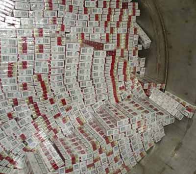 Закарпатье: На Чопской таможне задержали рекордную партию контрабандных сигарет (ФОТО)
