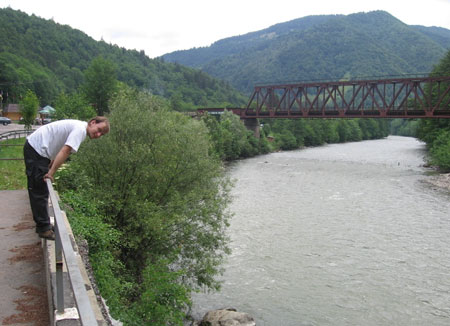Венгерский экстремал начал в Закарпатье марафон за сохранение реки Тисса
