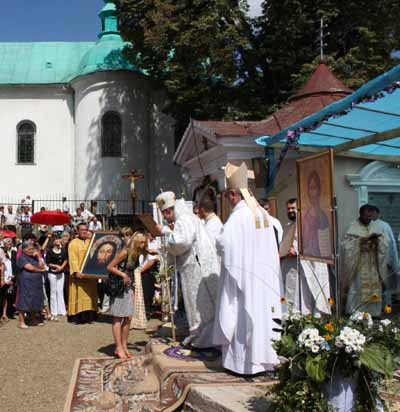 В Ужгороде на Цегольне на Спаса освятили фундамент новой церкви (ФОТО) 
