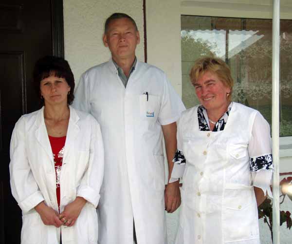 Главный врач Николай Ликович с двумя самыми опытными работницами амбулатории Тимей Ивантюх и Марией Тайглер