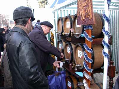 На Старый Новый год все идут в закарпатское Мукачево на фестиваль вина