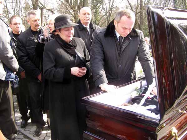 Мать Нестора Шуфрича умерла на 8 марта от гриппа (ФОТО)