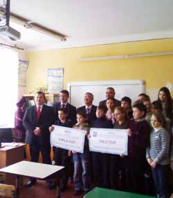 "Словацкая" школа в Ужгороде получила от Словакии грант на улучшение учебно-методической базы