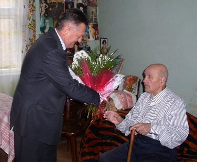 Власти Закарпатья также поздравили 100-летнего ужгородца с юбилеем (ФОТО)