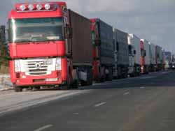 На Закарпатья двигается  "караван" грузовиков с Черновицкой области