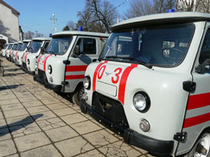 Закарпатье: Сельские медзаведения 3-х районов получили 11 санитарных автомобилей
