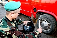Сховані в автомобілі контрабандні сигарети коштували українцеві конфіскованого "Мерседеса"