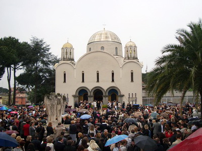 Закарпатські заробітчани святили паску у Римі біля греко-католицького храму Святої Софії 