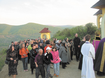 Закарпаття: У Перечині зусиллями трьох релігійних громад зроблено єдину в Україні Хресну дорогу