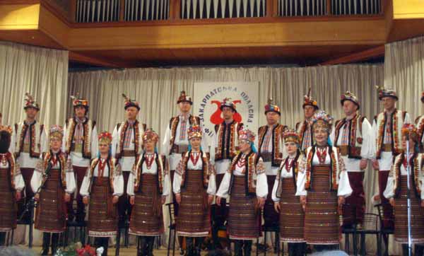 Відновлюється дружба між Закарпатським народним хором та Івано-Франківським  гуцульським ансамблем  пісні і танцю