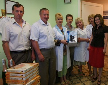 Закарпатський "Єдиний Центр" привітав медиків краю з професійним святом