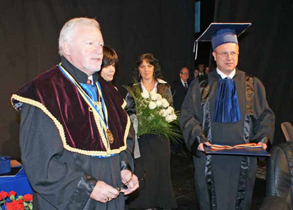 Ректор ЗакДУ став Doctor honoris causa румунського вишу