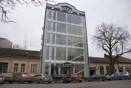 В Ужгороді відкрився новий торгово-офісний центр "Леон" (ФОТО)
