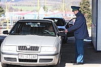 Закарпатські митники конфіскували чотири автомобілі, ввезені в Україну як транзитні