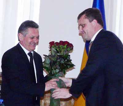 Керівник адміністрації Януковича представив в Ужгороді нового "губернатора" Закарпаття - Олександра Ледиду (ФОТО)