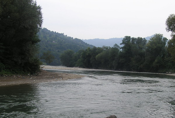 Закарпатський облводогосп закликає до збереження річок (ФОТО)