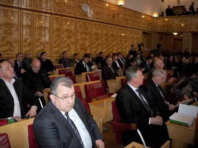 На Закарпатті розпочало роботу пленарне засідання 28 сесії обласної ради
