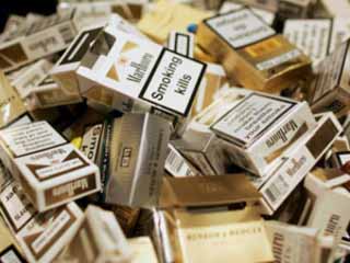 На Закарпатті виявили сховок "нічийних" 2500 пачок сигарет