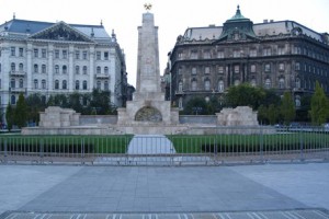 В Будапешті вандали поглумилися з російського пам’ятника