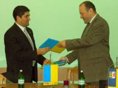 Рахівщина та Харківщина підписали угоду про співпрацю