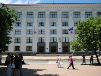 Облрада Луганська не хоче жити за "ужгородським" часом