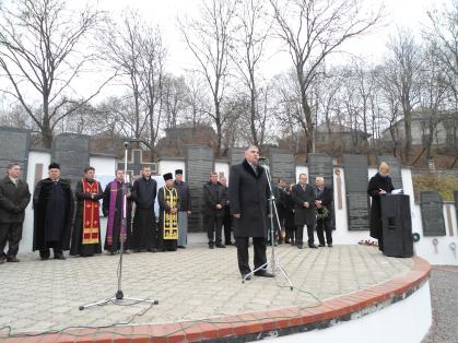 Угорці Закарпаття вшанували пам’ять жертв Свалявського концентраційного табору (ФОТО)