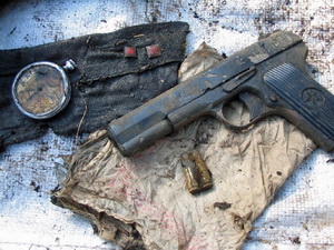 У закарпатського "підпільника" знайшли пістолет через публікацію в інтернеті (ФОТО)