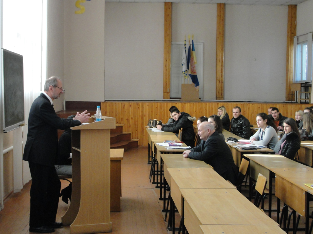 Консул Генконсульства Угорщини в Ужгороді прочитав лекцію закарпатським студентам