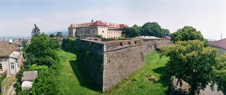 Туалет в Ужгородському замку віддали в оренду