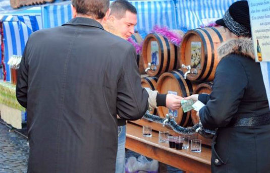 Біля 150 наметів фестивалю "Червене вино" очікують 30 тисяч туристів
