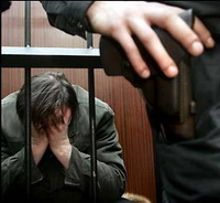 Угорського поліцейського засуджено на 10 років за контрабанду і продаж наркотиків на Закарпатті