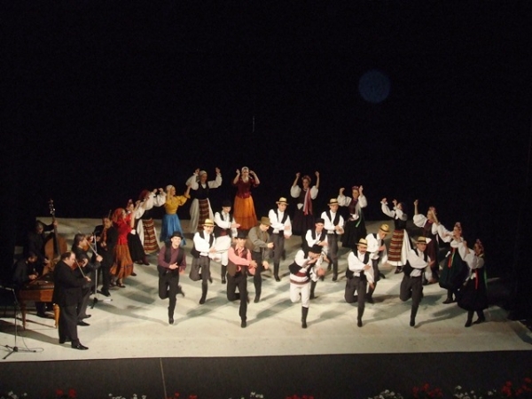 В Ужгороді відбулася феєрична вистава Державного народного ансамблю «Угорська рапсодія» (ФОТО, ВІДЕО)