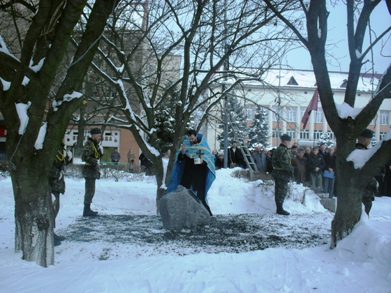 У Виноградові освятили камінь майбутнього пам’ятника воїнам- інтернаціоналістам