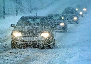 Через снігопад і небезпеку лавин на Закарпатті оголосили штормове попередження